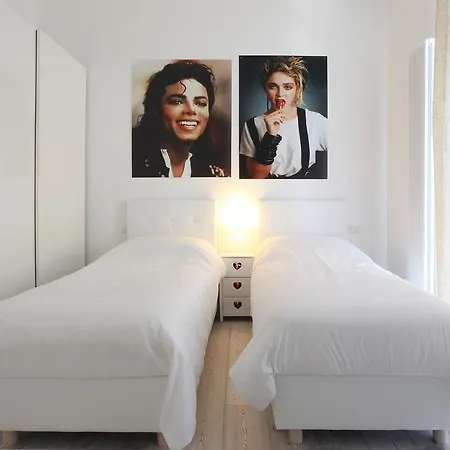 Big Johnny B Alojamento de Acomodação e Pequeno-almoço