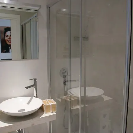 Big Johnny B Frühstückspension 4*