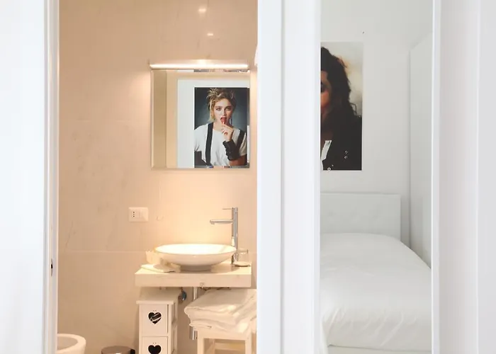 Big Johnny B Bed and Breakfast 4*